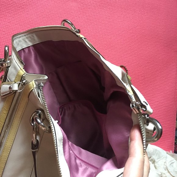 COACH Kristin Spectator Handbag  with 🐍  EXPANDABLE  Sides  👀 EUC - Picture 8 of 10